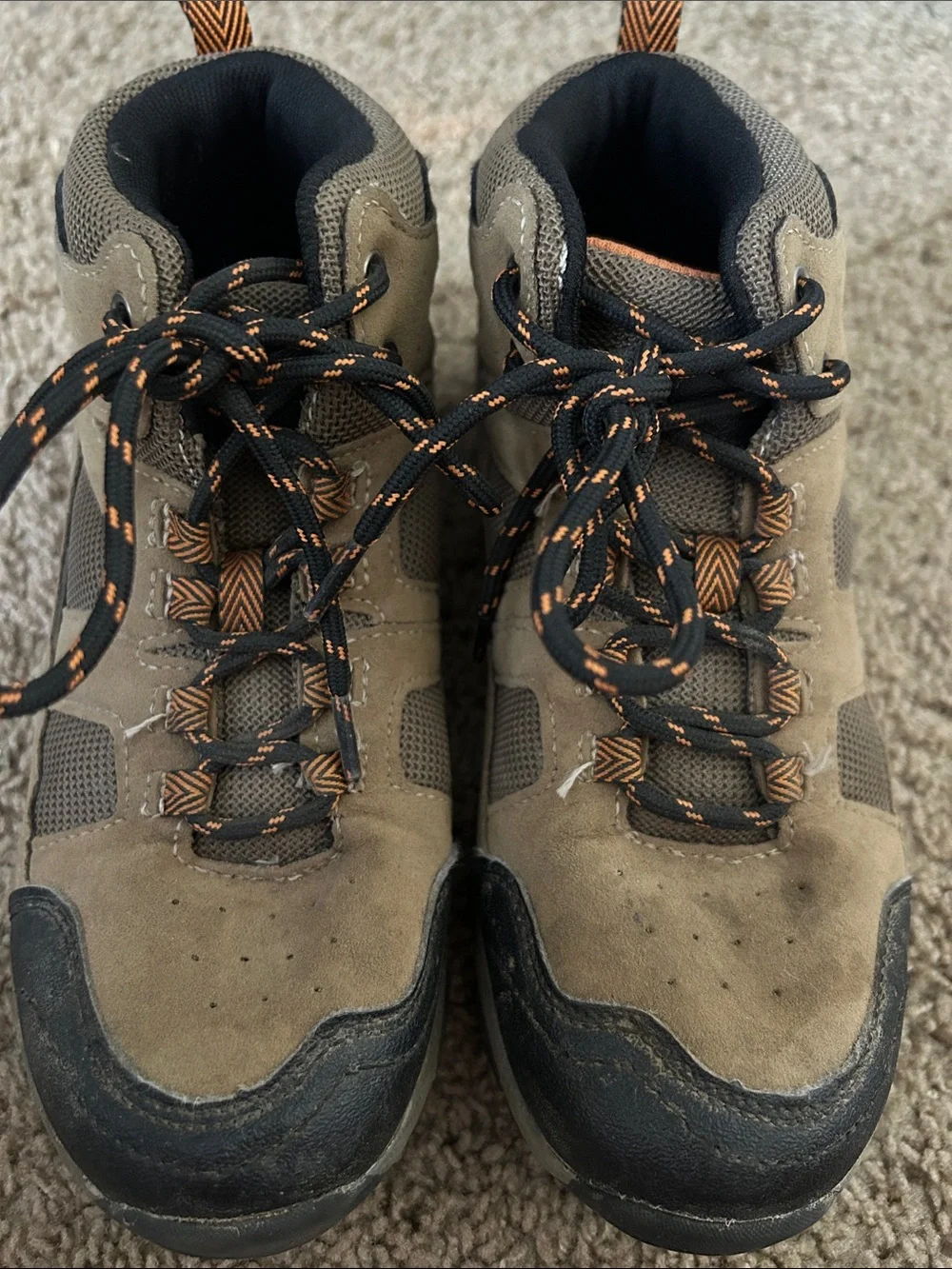 Boys Size 3 Brown Outdoor Hiking Shoes - Durable Trail Sneakers